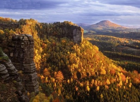Tsjechie - Noord Bohemen - Tsjechisch Zwitserland herfst Herfst in Tsjechisch Zwiterland, Tsjechië. Foto: Zdenek Patzeld