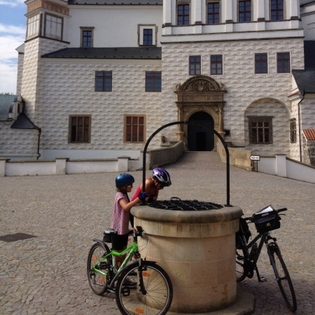 Fietsvakantie met kinderen langs de Elbe, van het Reuzengebergte naar Praag